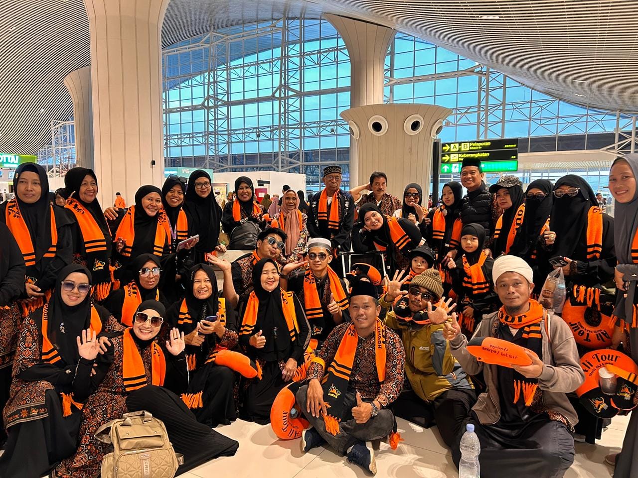 Jamaah Ali Tour saat manasik haji